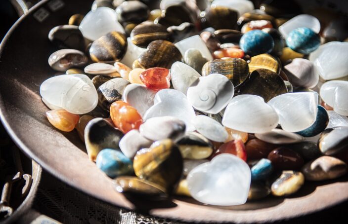 Recherche gemmologique : Trouver les meilleures pierres pour bijoux